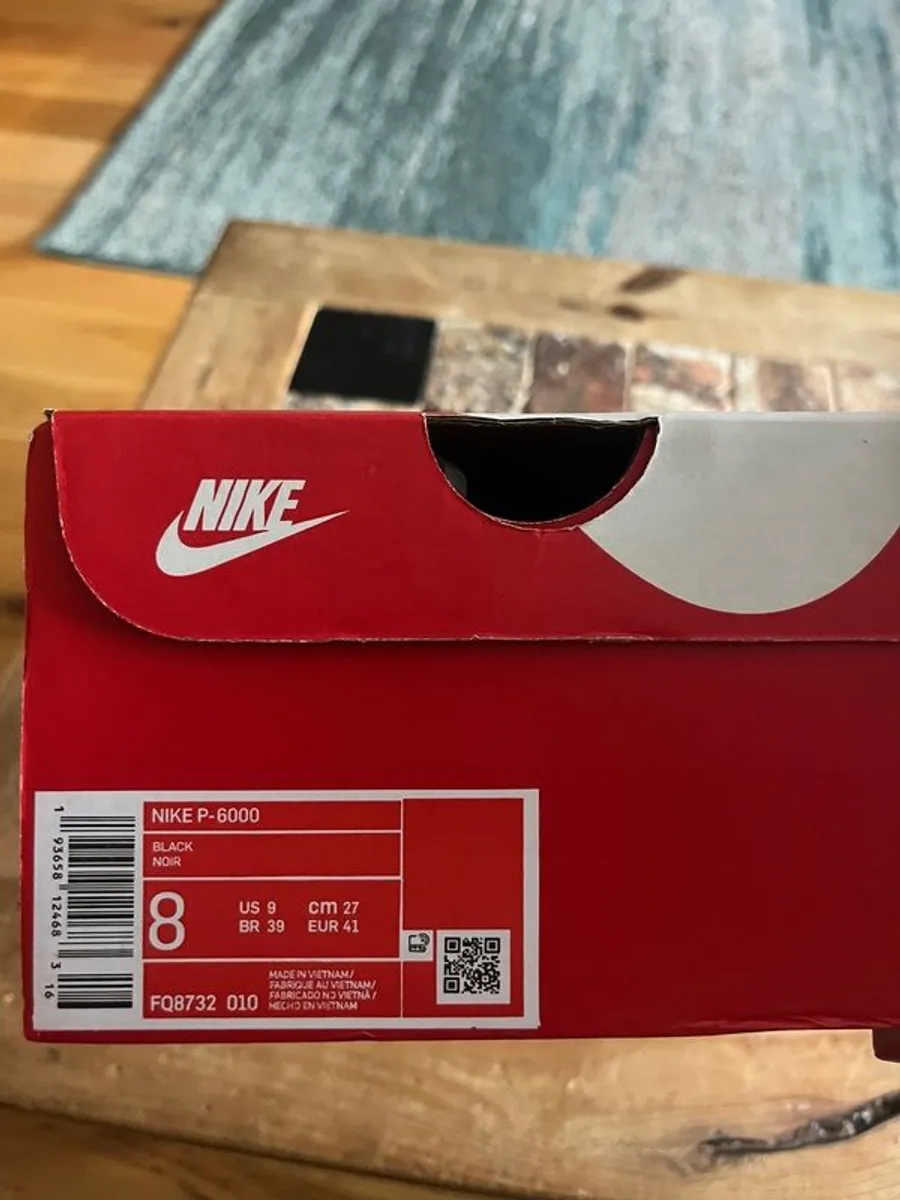 Nike trainers size UK 8 ( small fitting) probably more like a UK 7 - Image 1