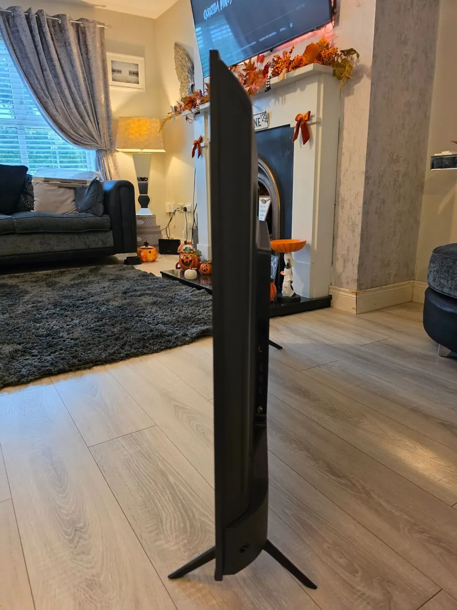 Samsung 55" smart tv - Image 4