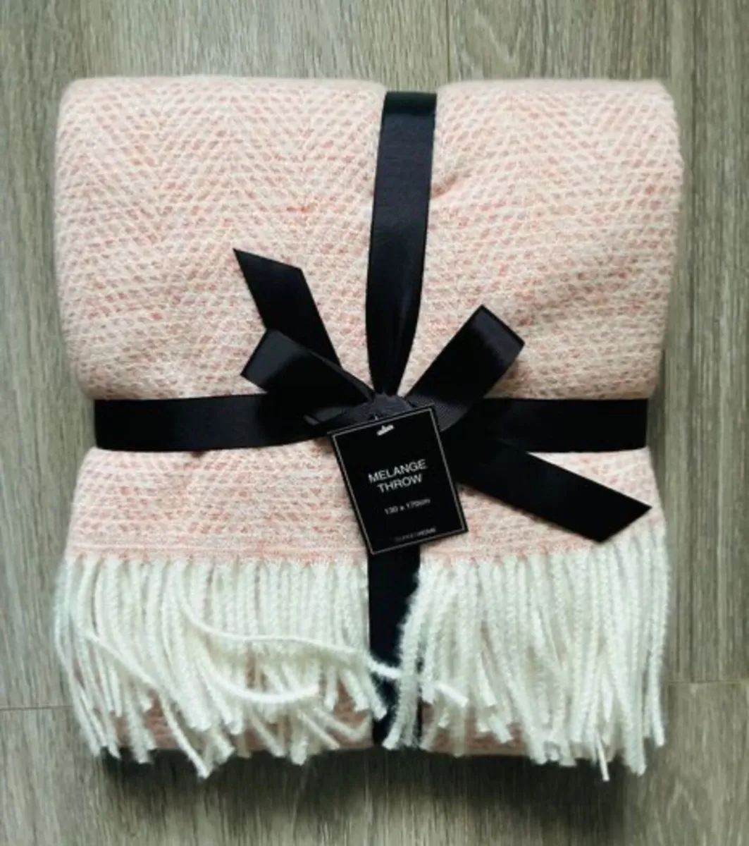 New Pink Diamond Jacquard Melange Throw Blanket