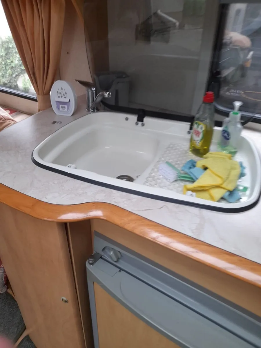 Caravan - Image 2