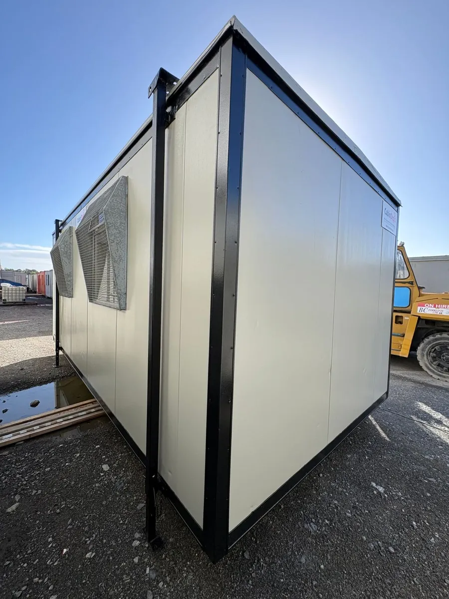 20ft x 10ft (6m x 3m) Open Plan Office - Image 2
