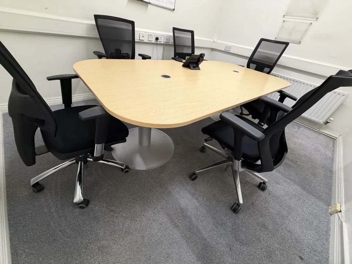 Boardroom table & 8 swivel chairs - Image 1