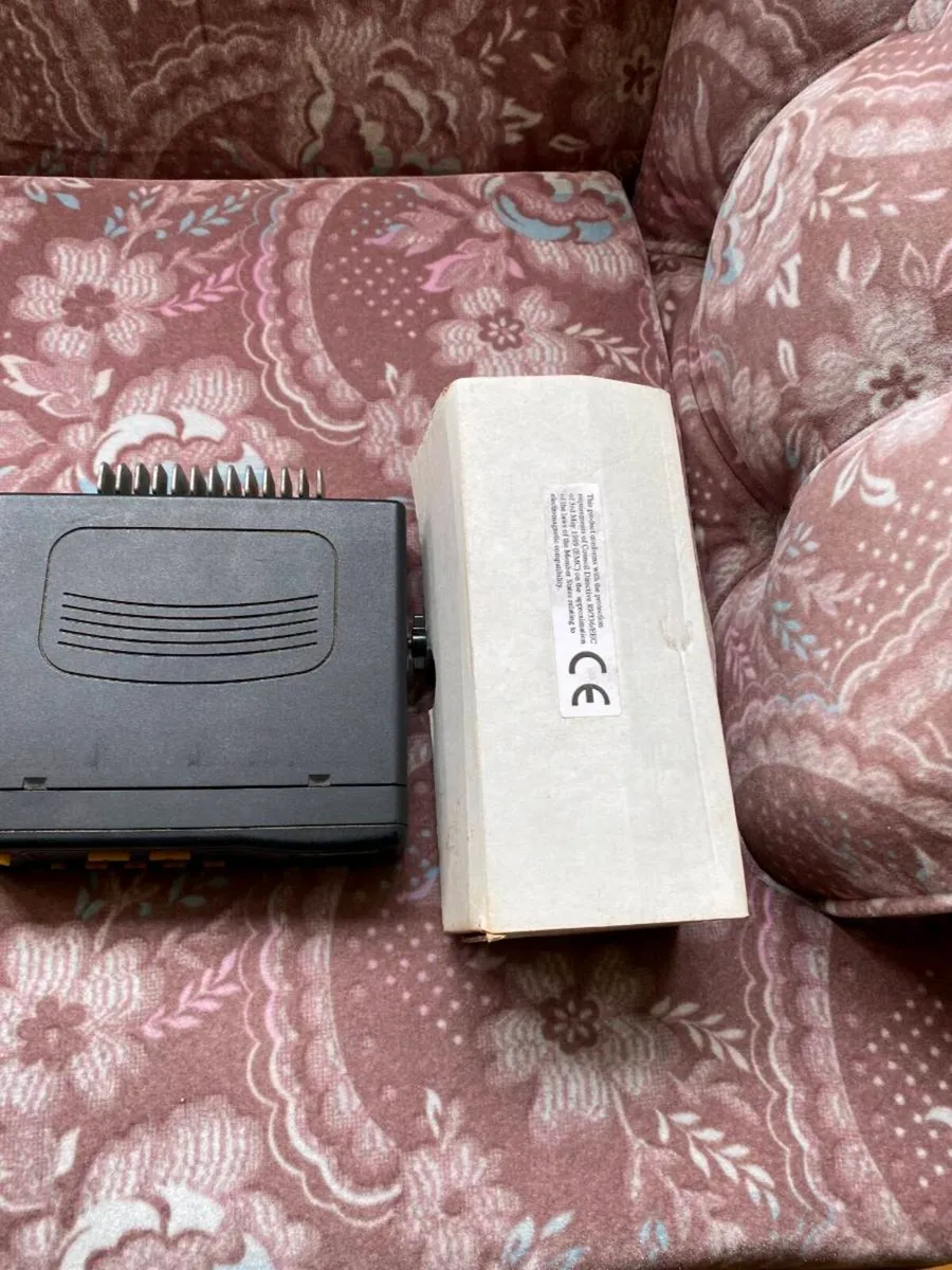 Two way radios new and used - Image 2
