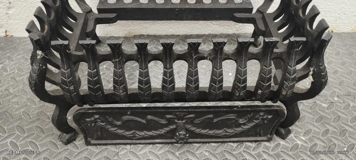 Cast iron fire dog grate - Image 2