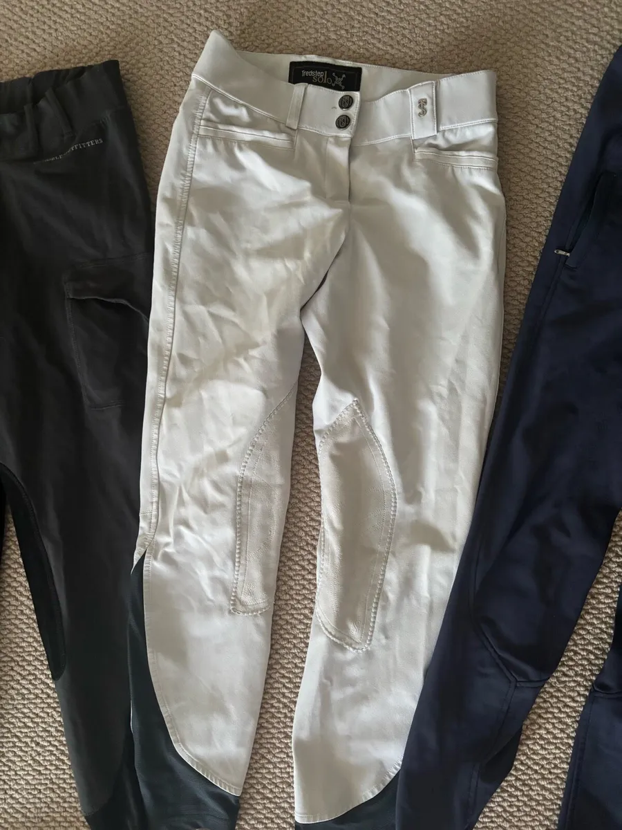 Jodhpurs and riding tops - Image 1