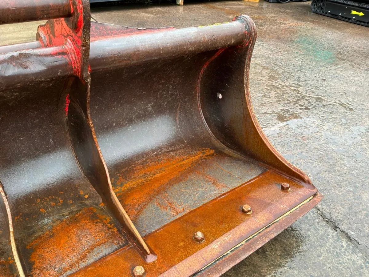 74 grading bucket. - Image 3