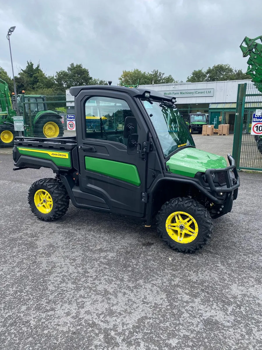 John Deere XUV 875M Gator - Image 1