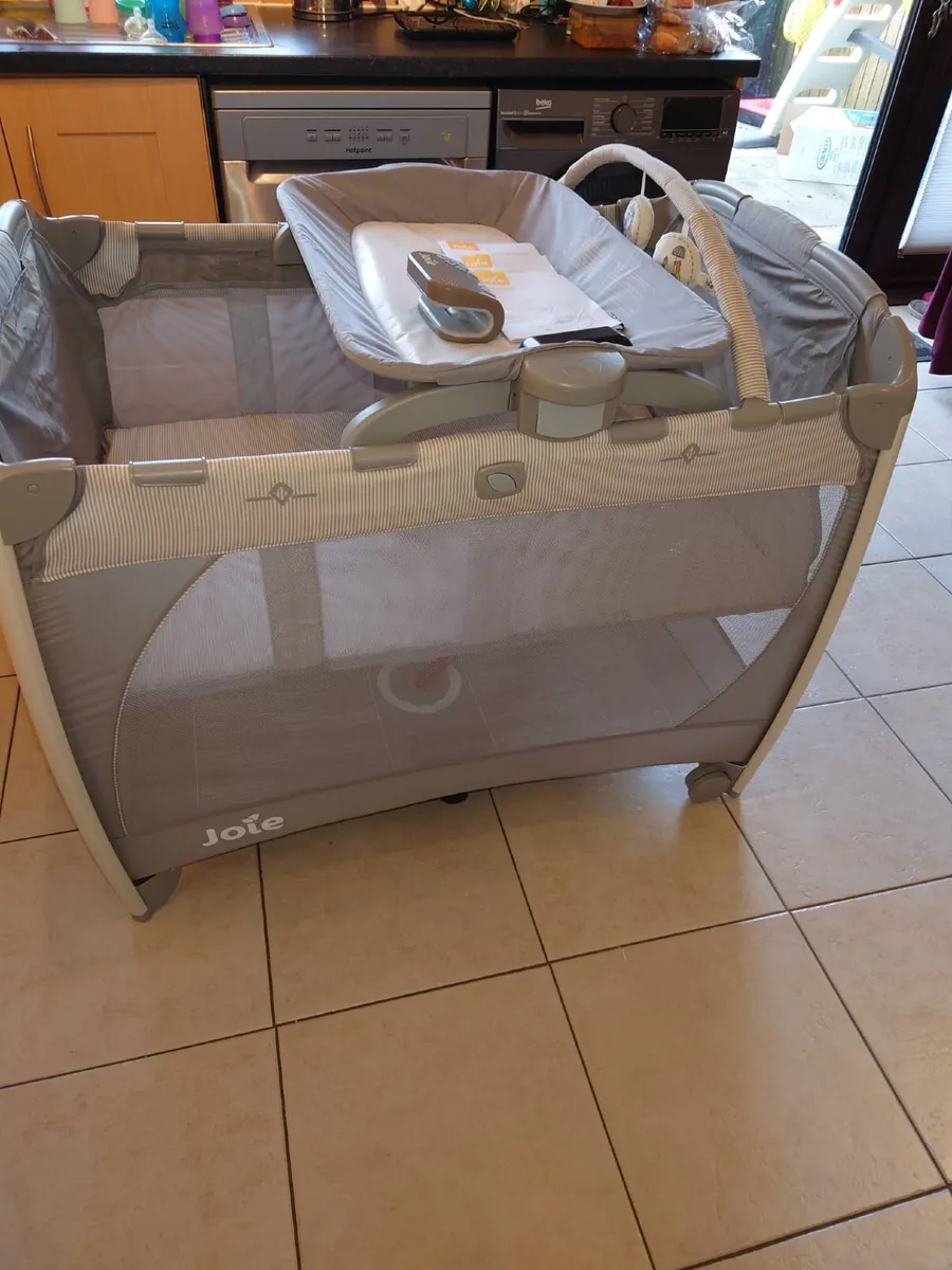 Baby items - Image 1