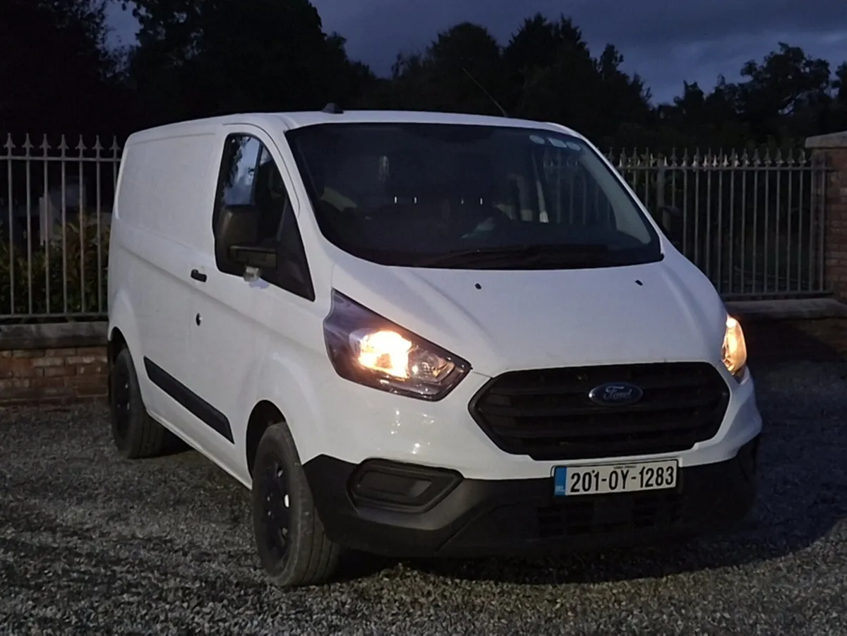 Ford Transit Custom 2.0 Diesel Van Small wheel bas - Image 1