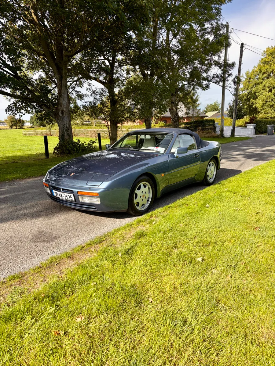 Porsche 944 S2 Cabriolet - Image 1