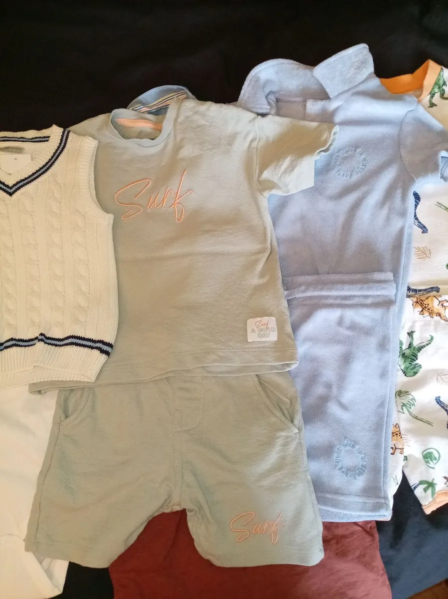 Boys clothes bundle - Image 3