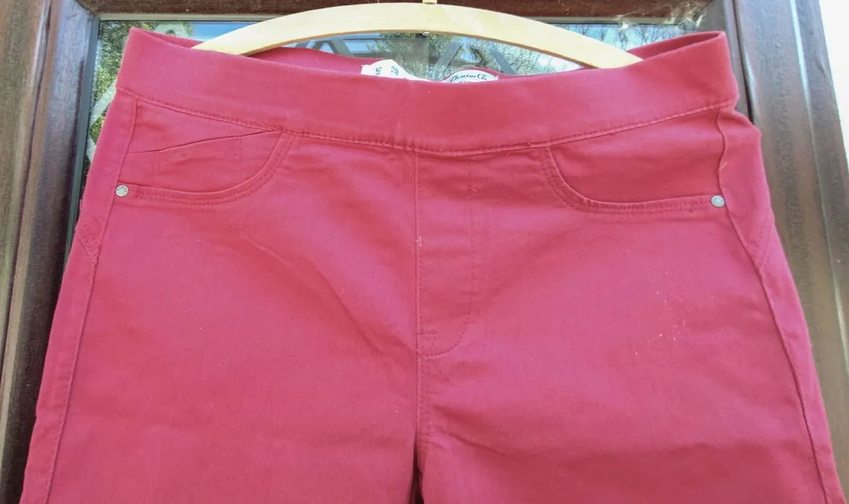 Ladies Red Pants/jeans (used). - Image 2