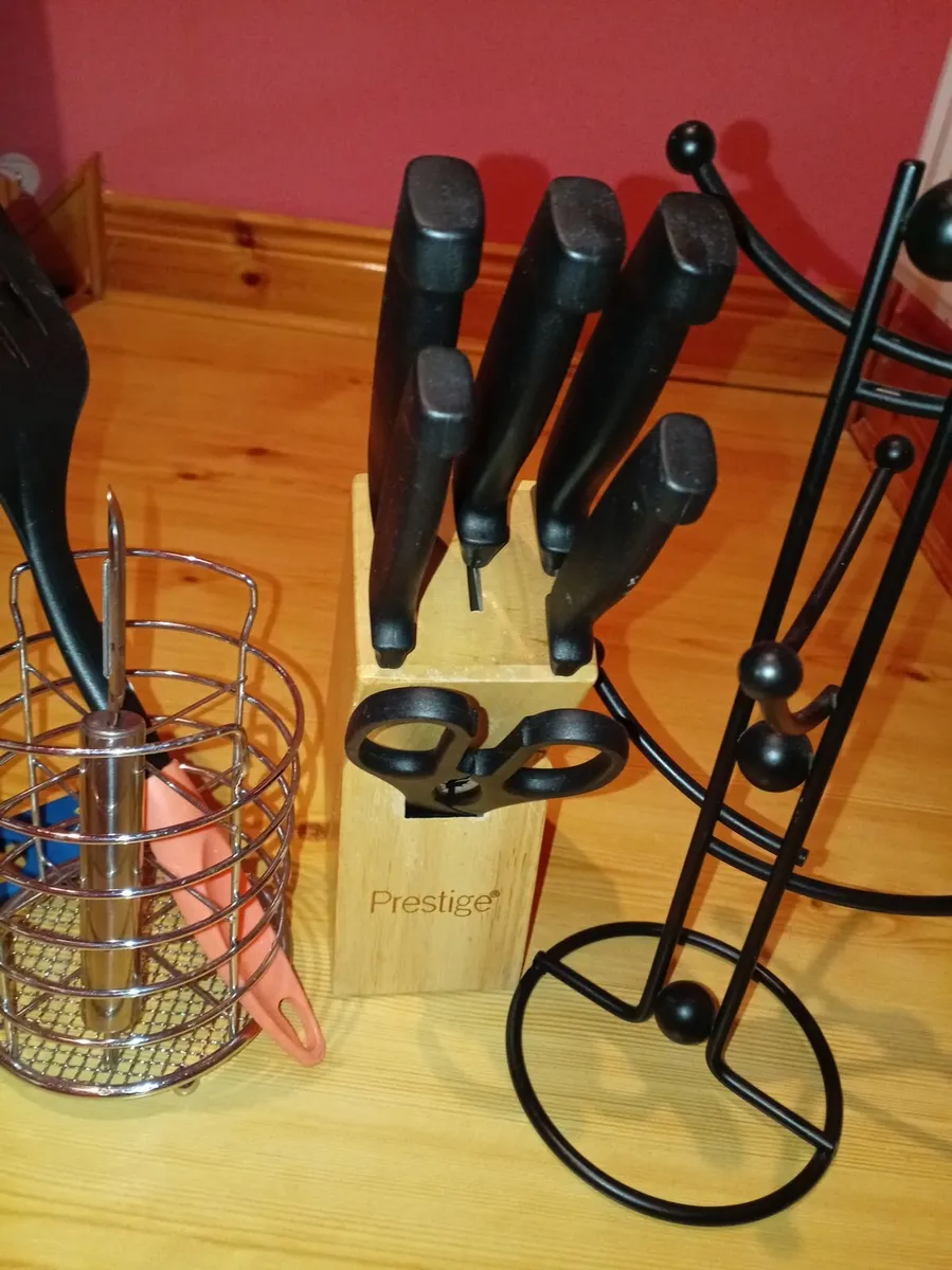 House items - Image 1