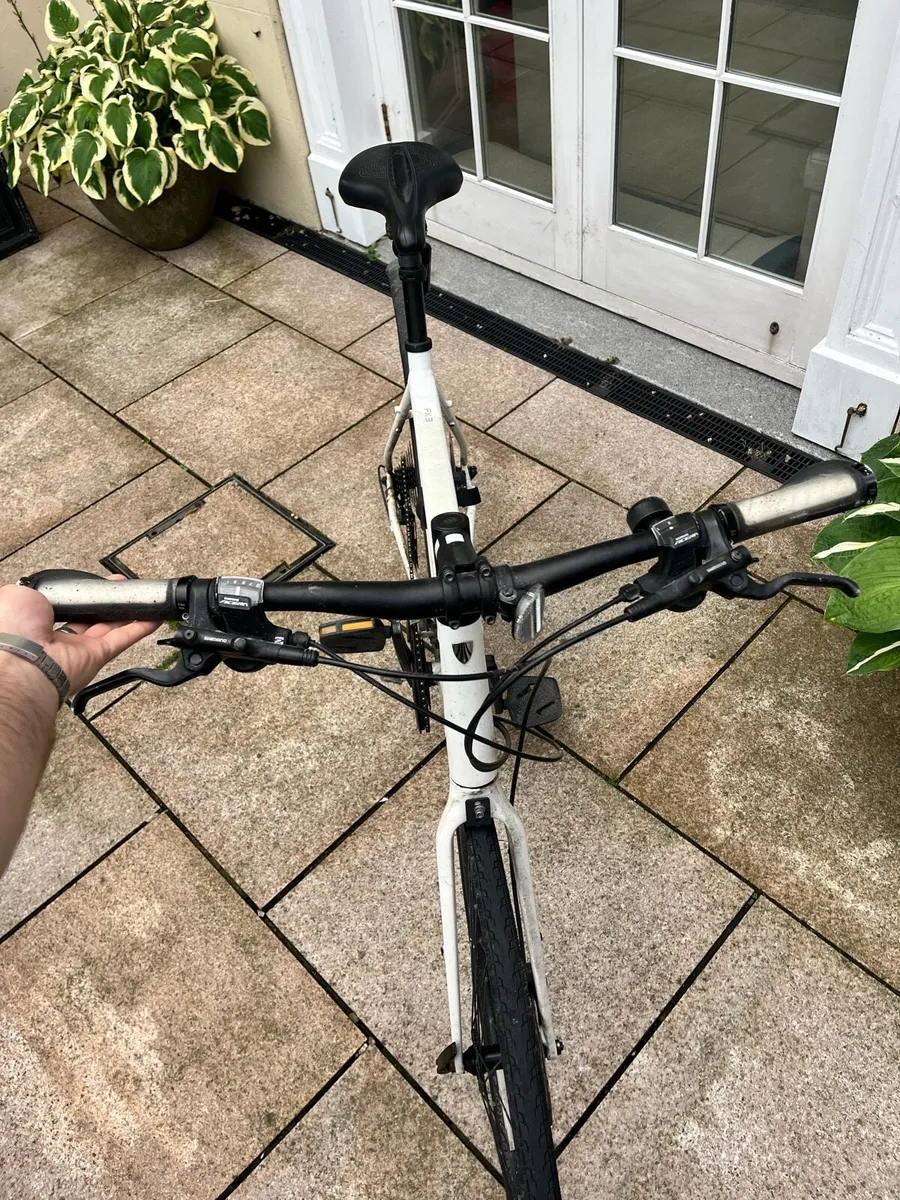 Trek FX 3 Hybrid - White - Disc Breaks - Image 4