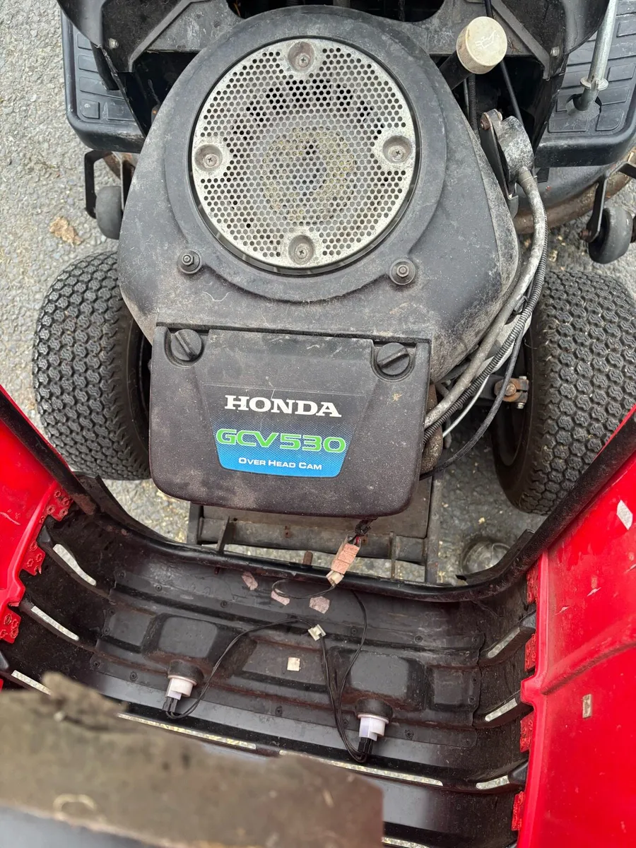 Ride on lawnmower - Image 4