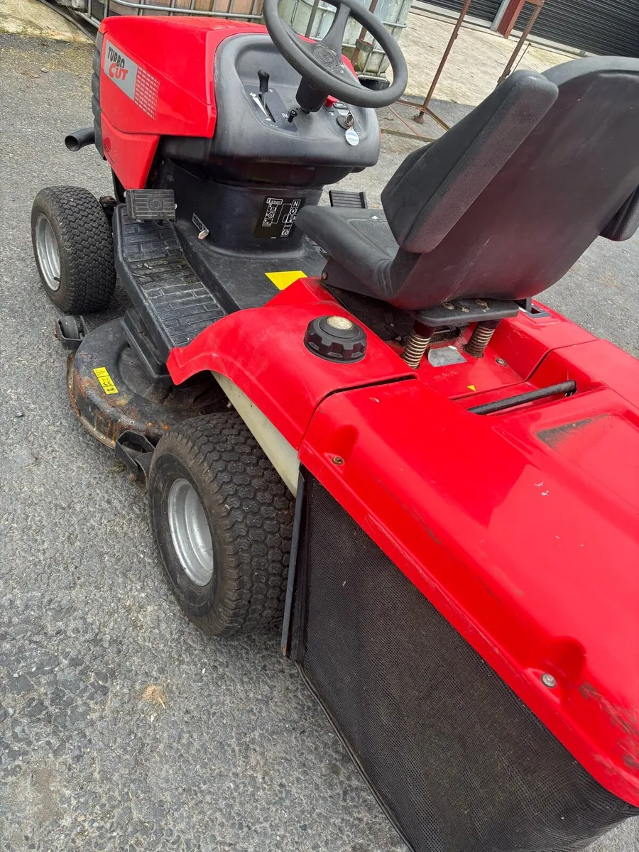 Ride on lawnmower - Image 2