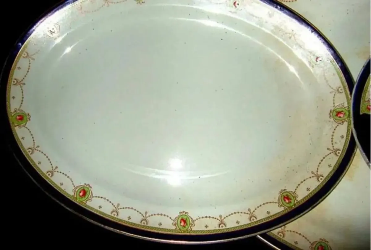 Vintage Wedgewood Platter Trio & Tureen - Image 4