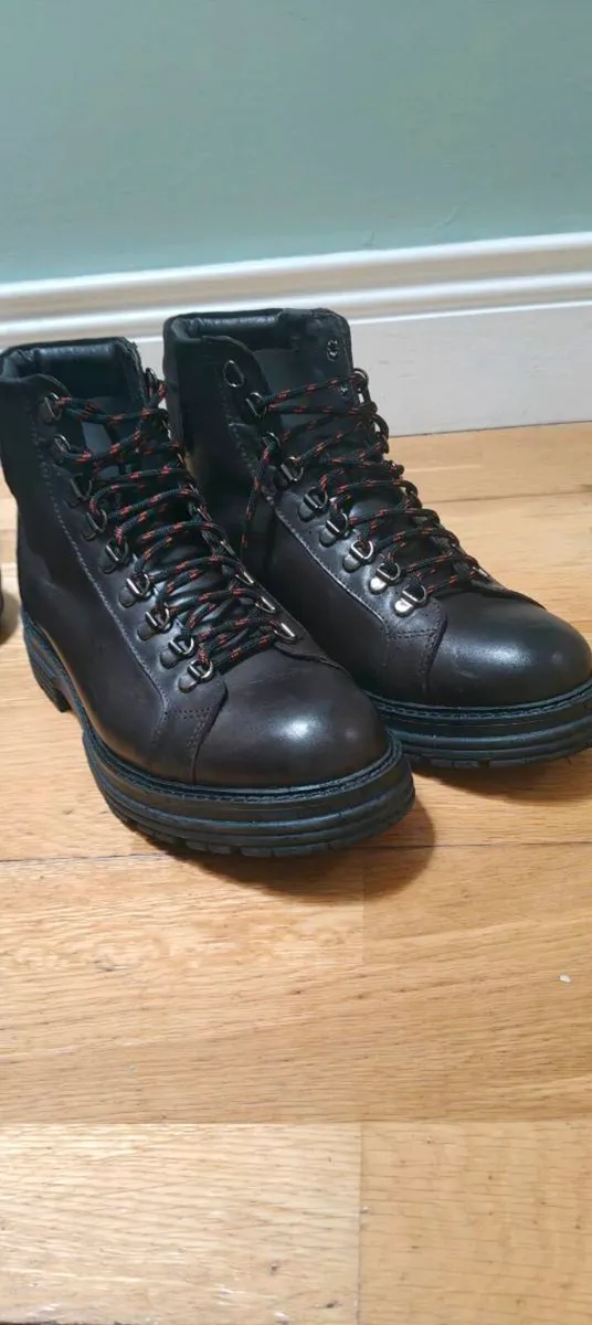 winter boots - Image 1