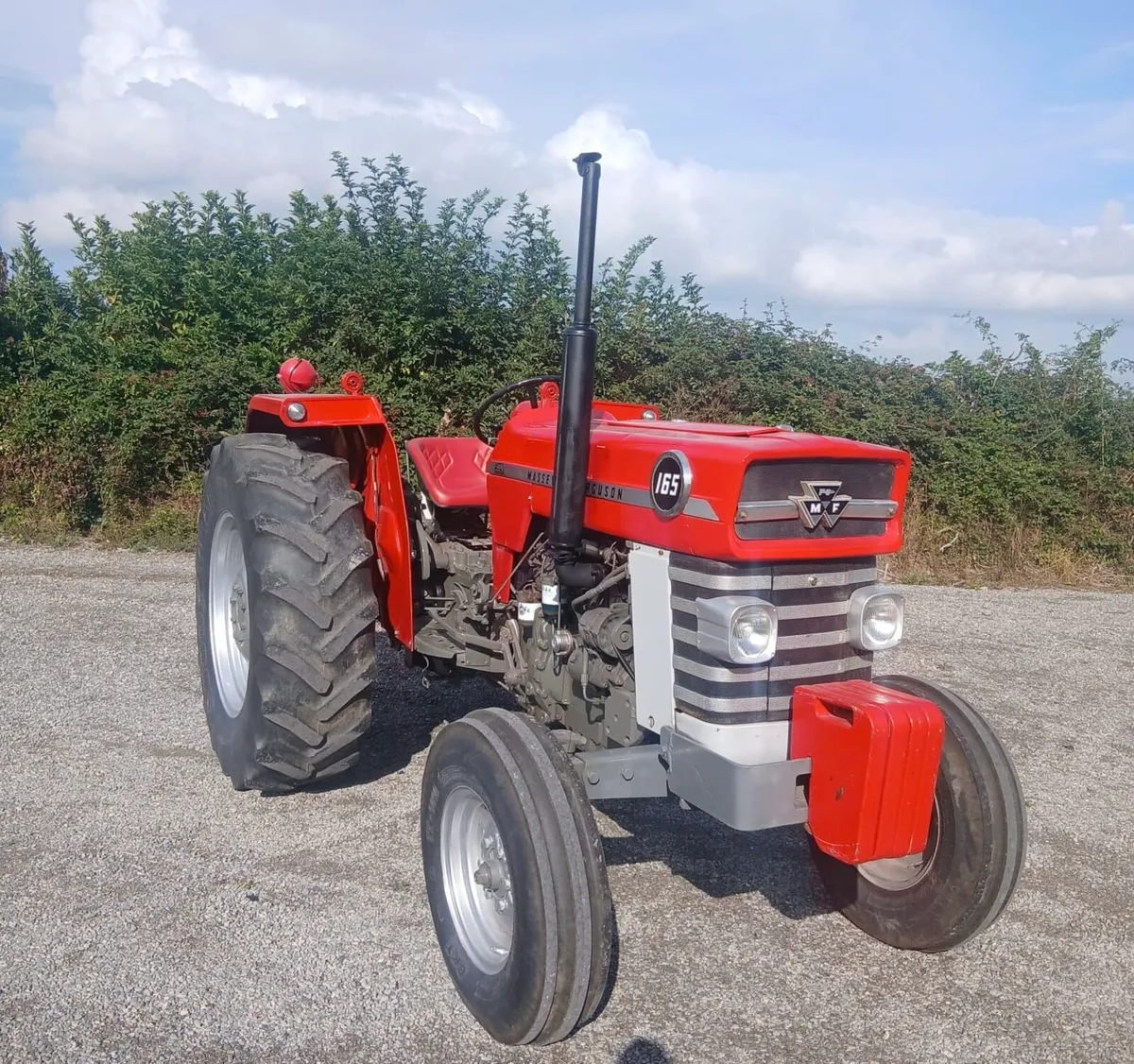 Vintage Tractor - Image 3