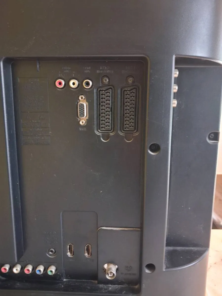 Philips 32" Television, working well, cheap €30 - Image 3