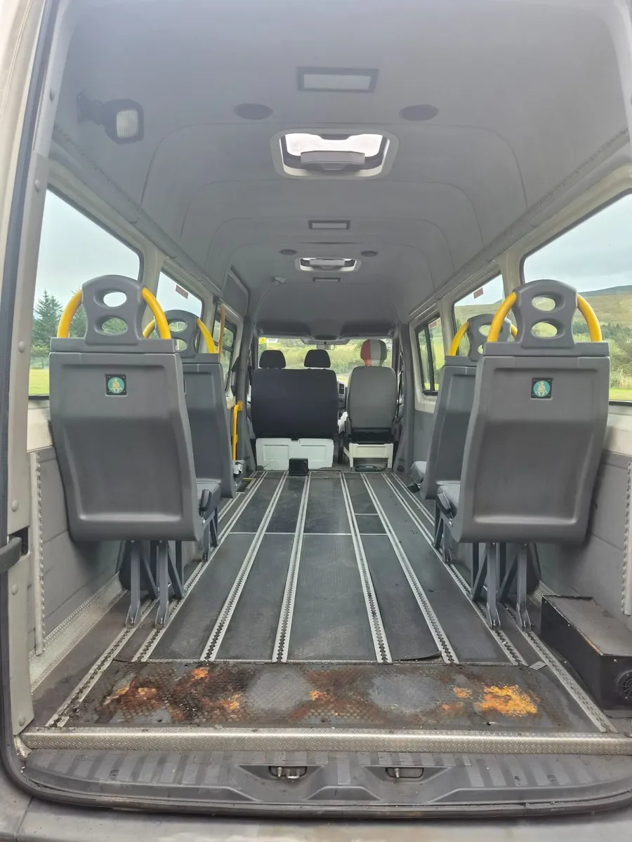Mini bus - Image 2