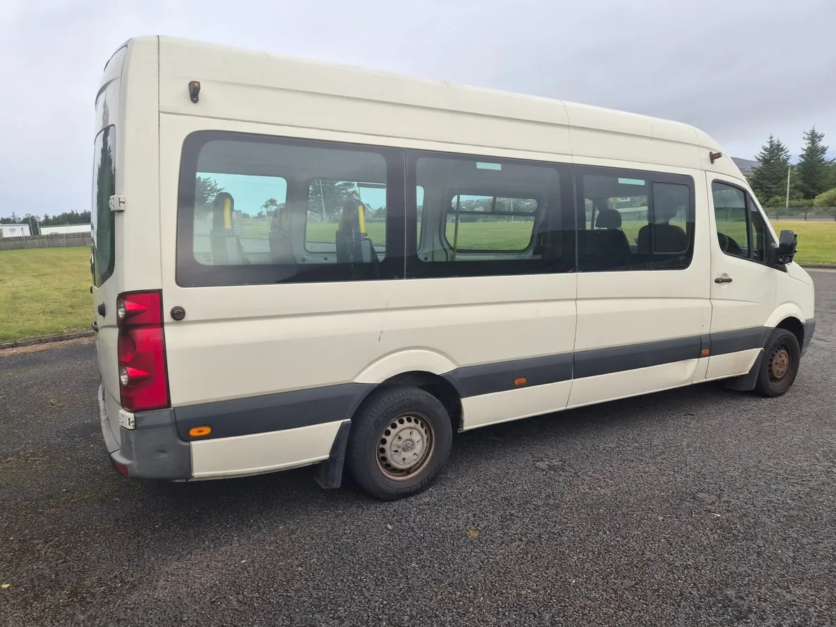 Mini bus - Image 4