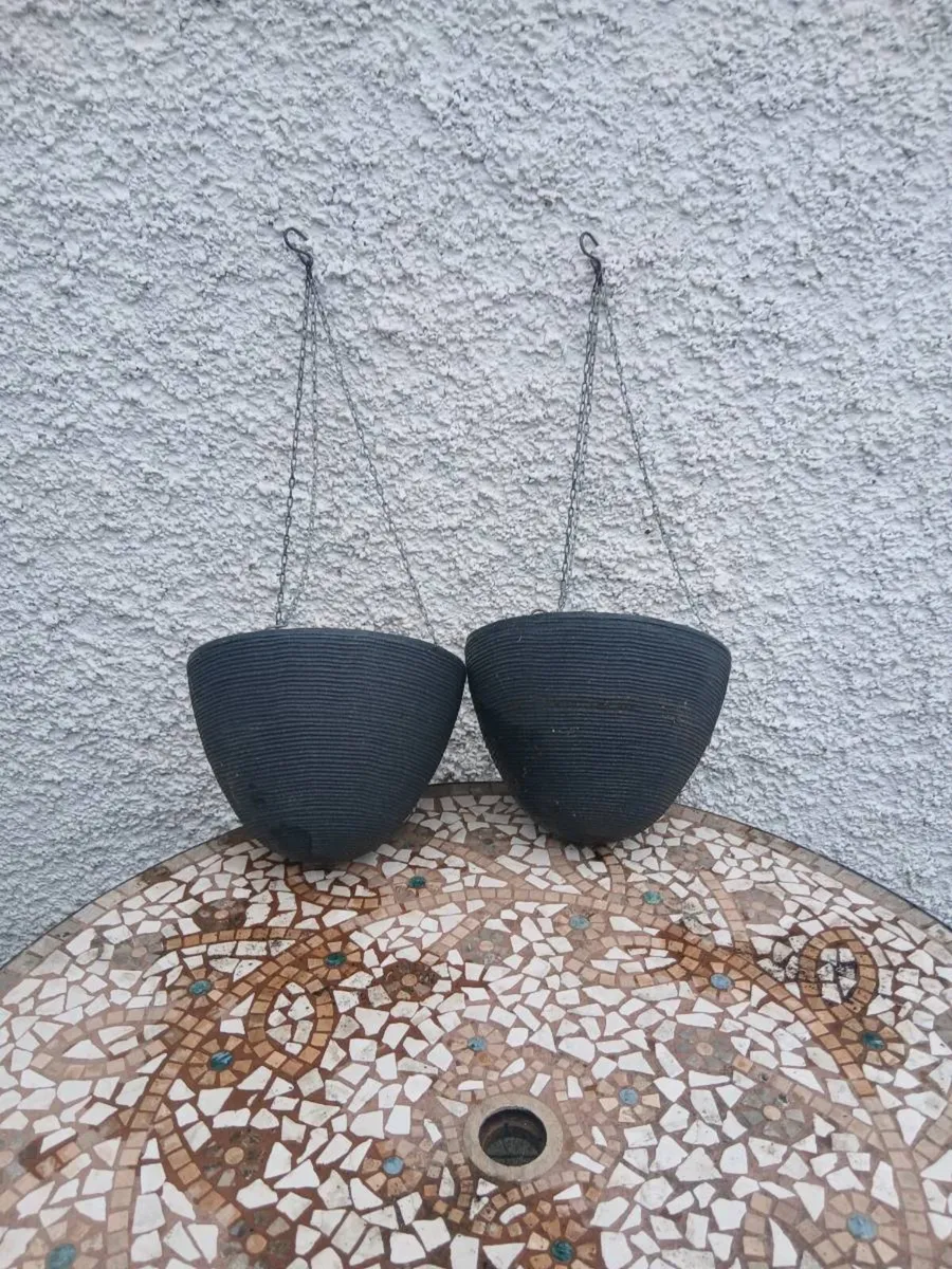 HANGING BASKETS