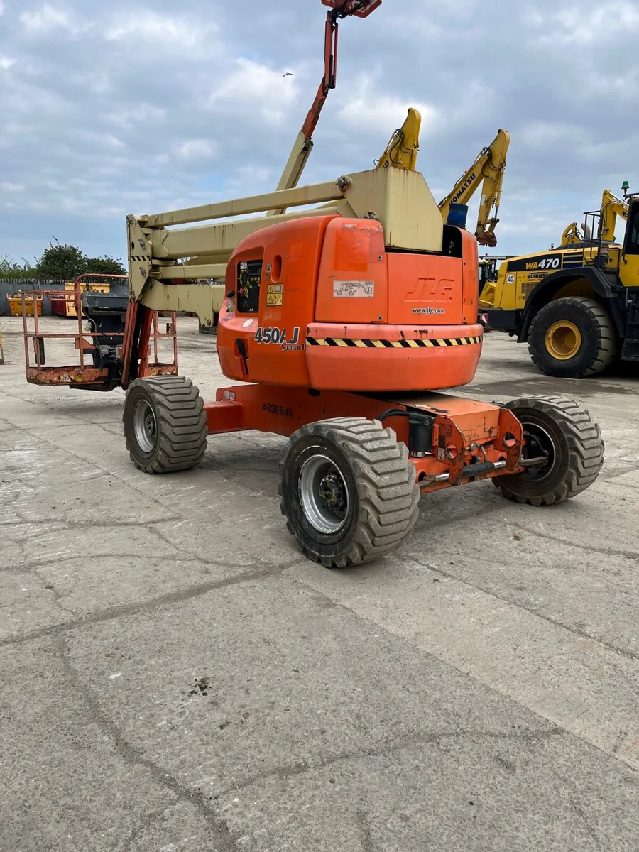 JLG 450AJ Articulating Boom Lift - Image 2
