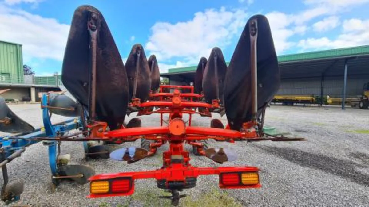 KUHN MANAGER 6/7 FURROW PLOUGH - Image 2
