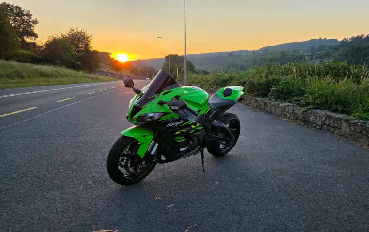 182 Kawasaki ZX10R - Image 1