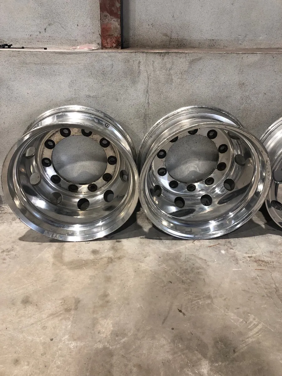 Alcoa alloy wheels - Image 4