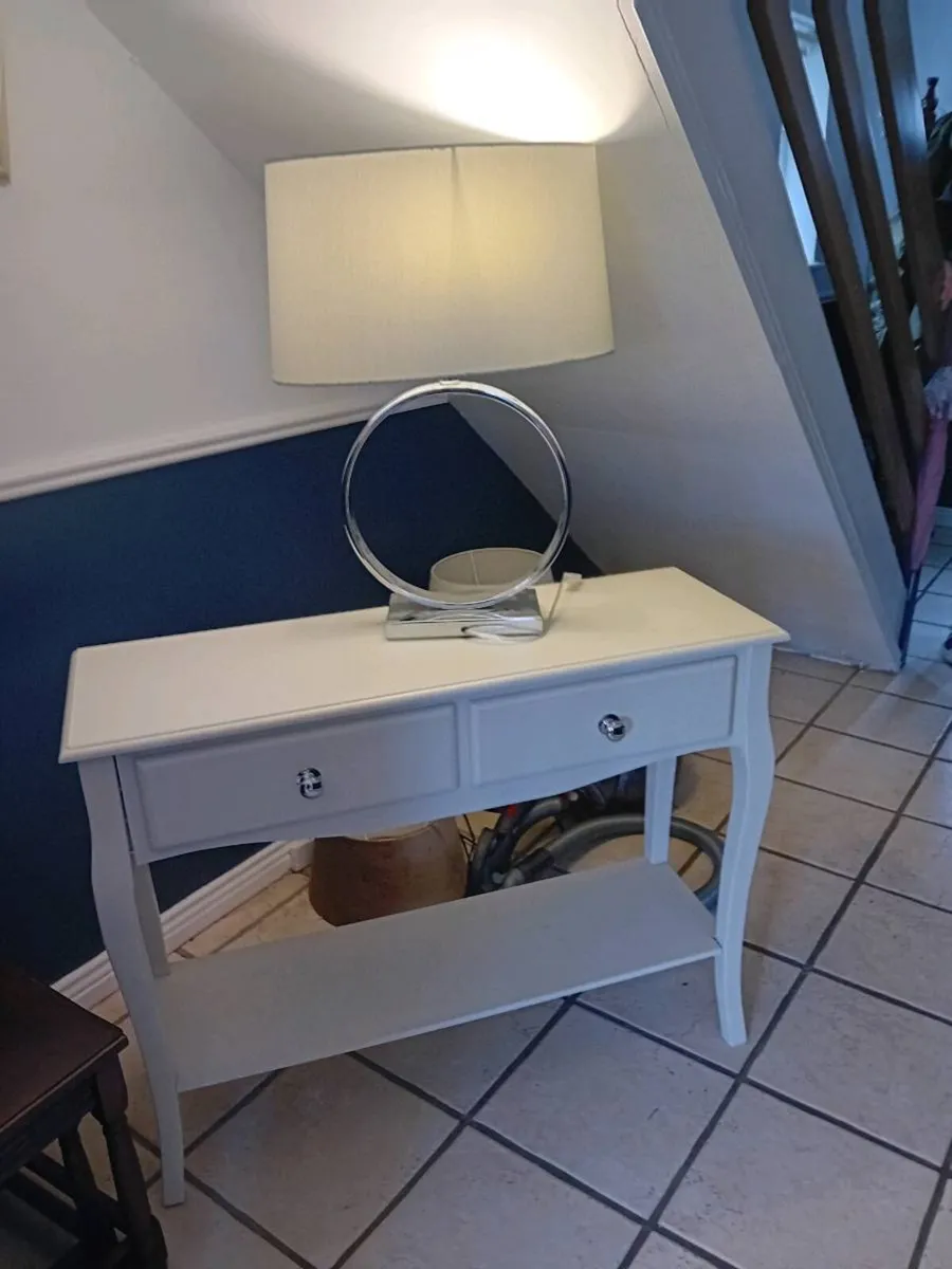 Hall table and lamp  large chair - Image 1