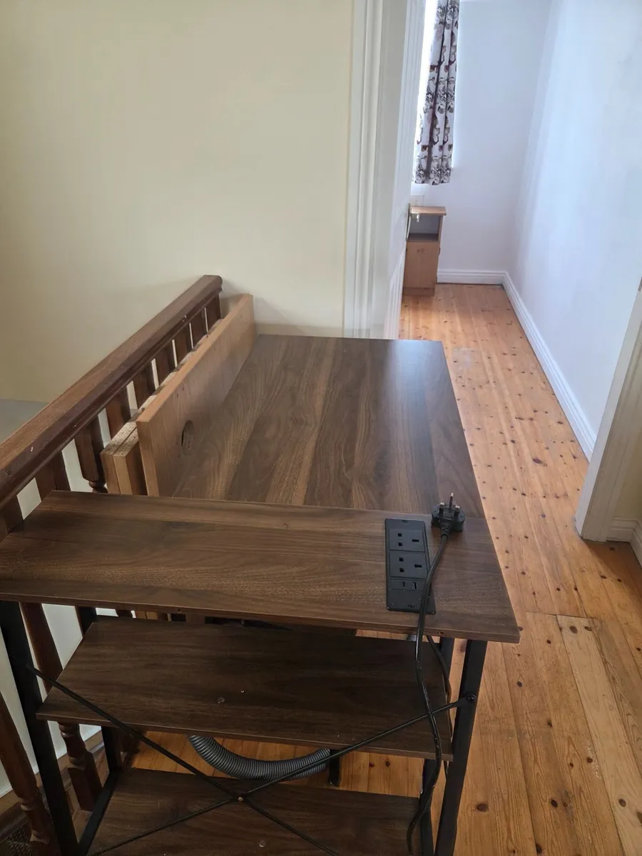 Desk with plug - Image 1