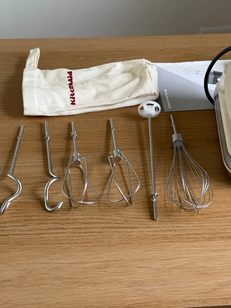 Kitchen Aid, Almond Cream, 9 Speed Hand Mixer. - Image 2