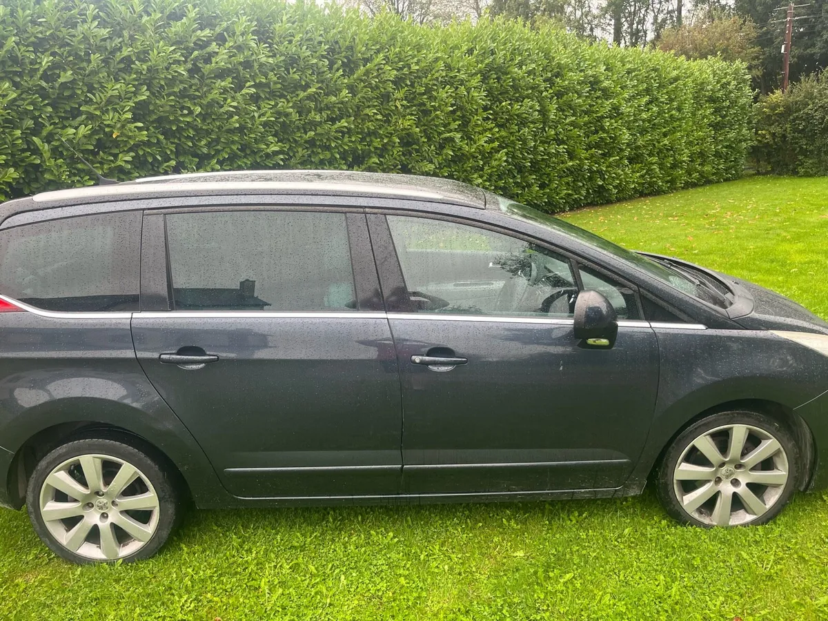 Peugeot 5008 - Image 2