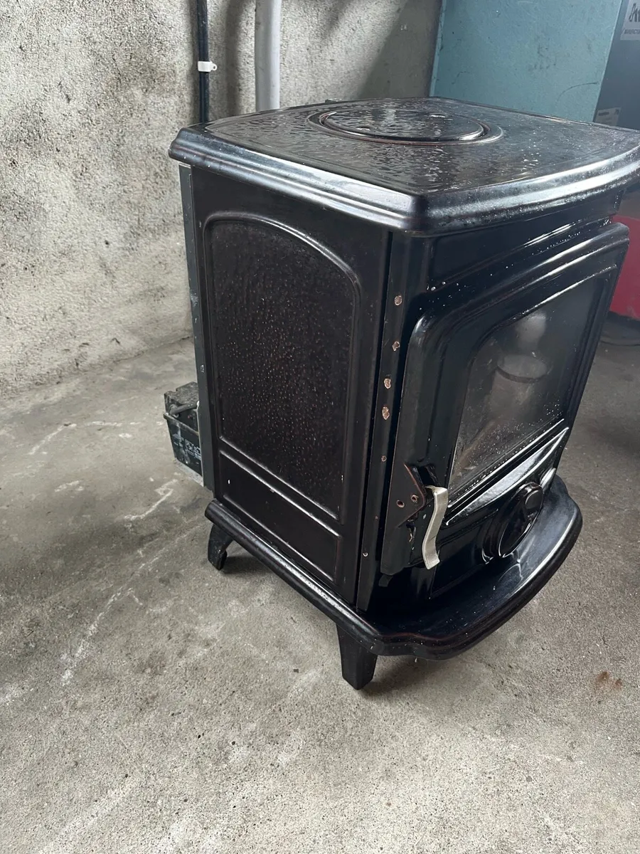 Stanley oil stove - Image 2
