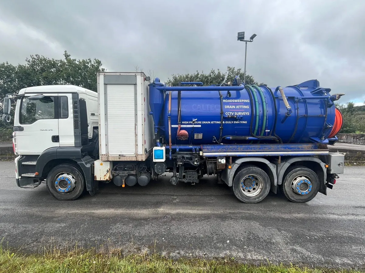 2008 MAN TGA Vac Truck - Image 2