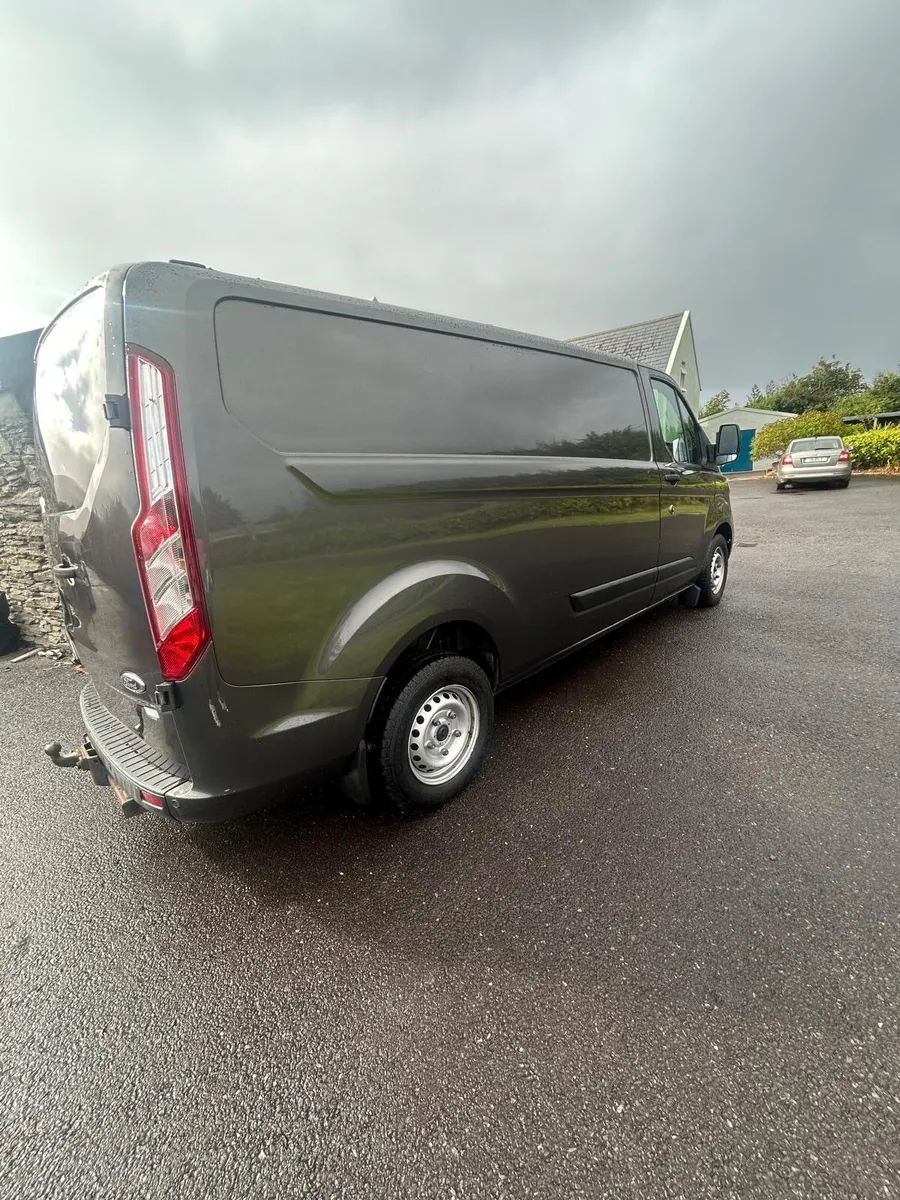 Ford Transit Custom 2022 - Image 4