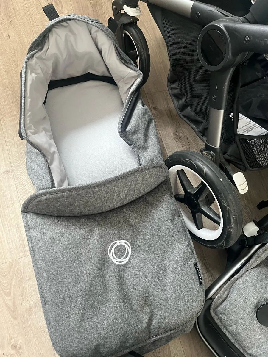Bugaboo Fox 3 Complete Travel System - Image 2