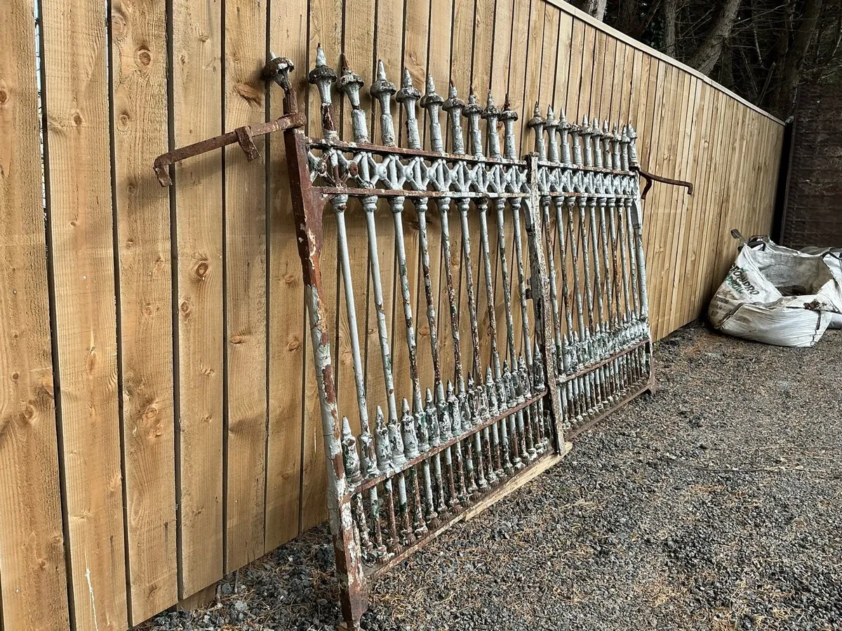 10ft wrought iron gates - Image 4