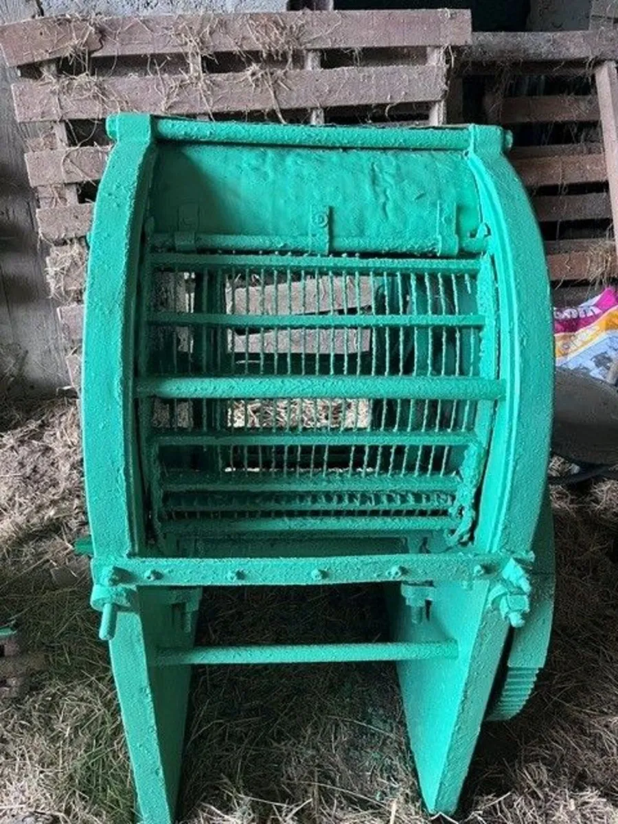Vintage Horse Thresher & Pot - Image 3