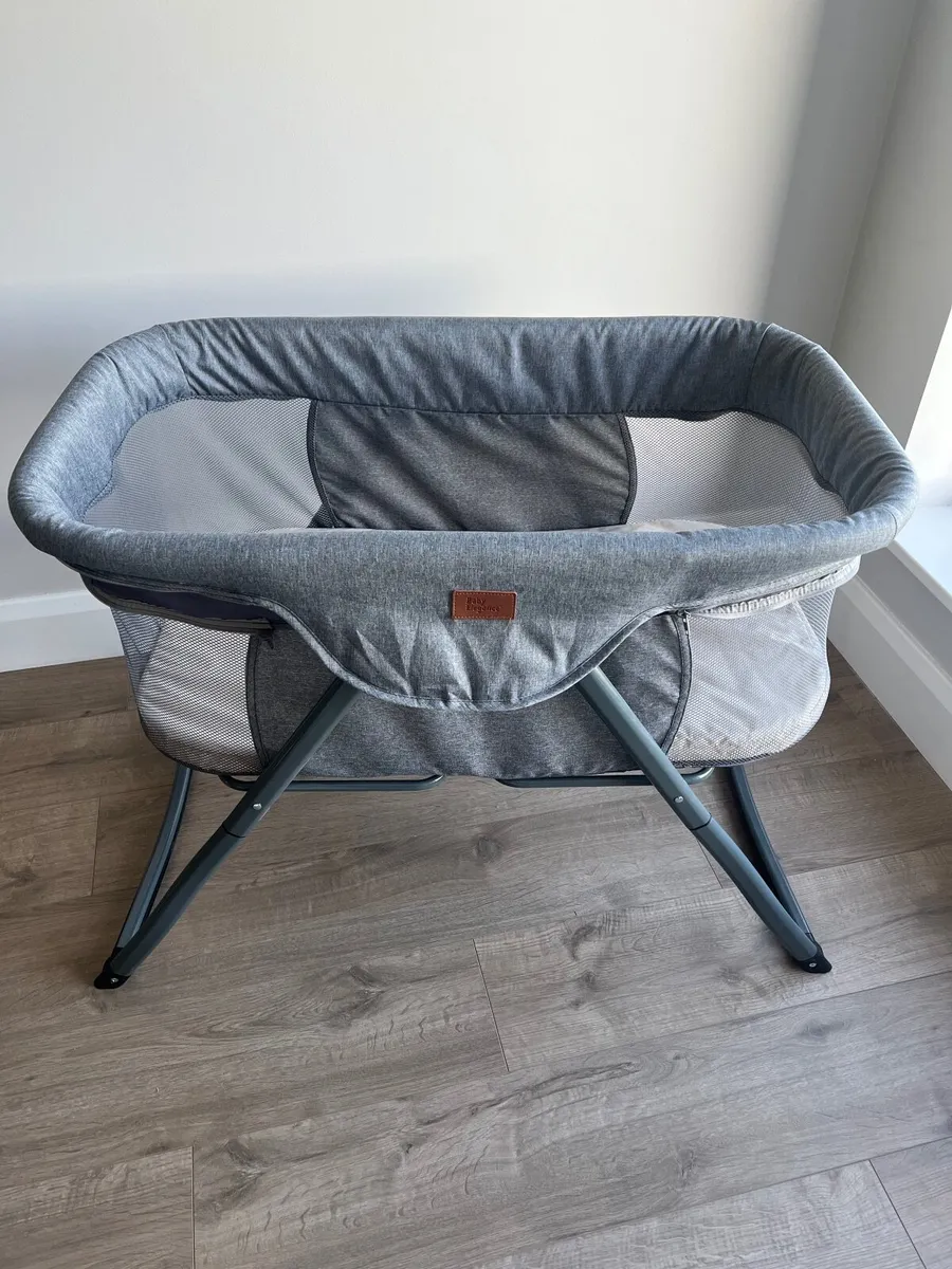 Travel cot - Image 1