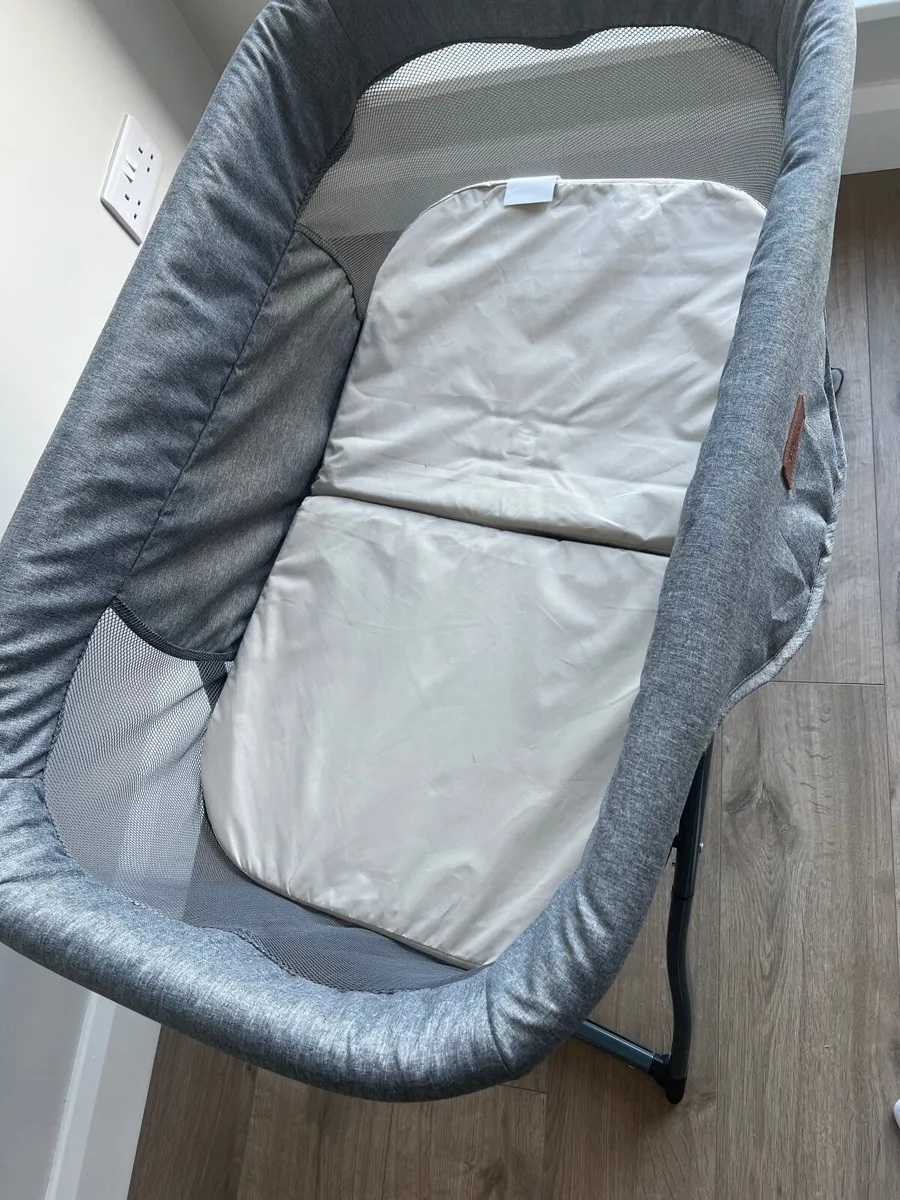 Travel cot - Image 4