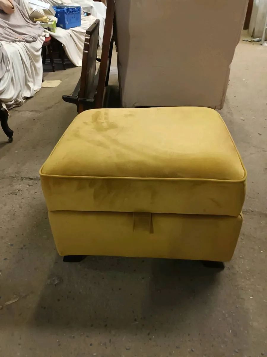 Pouffe - Image 1
