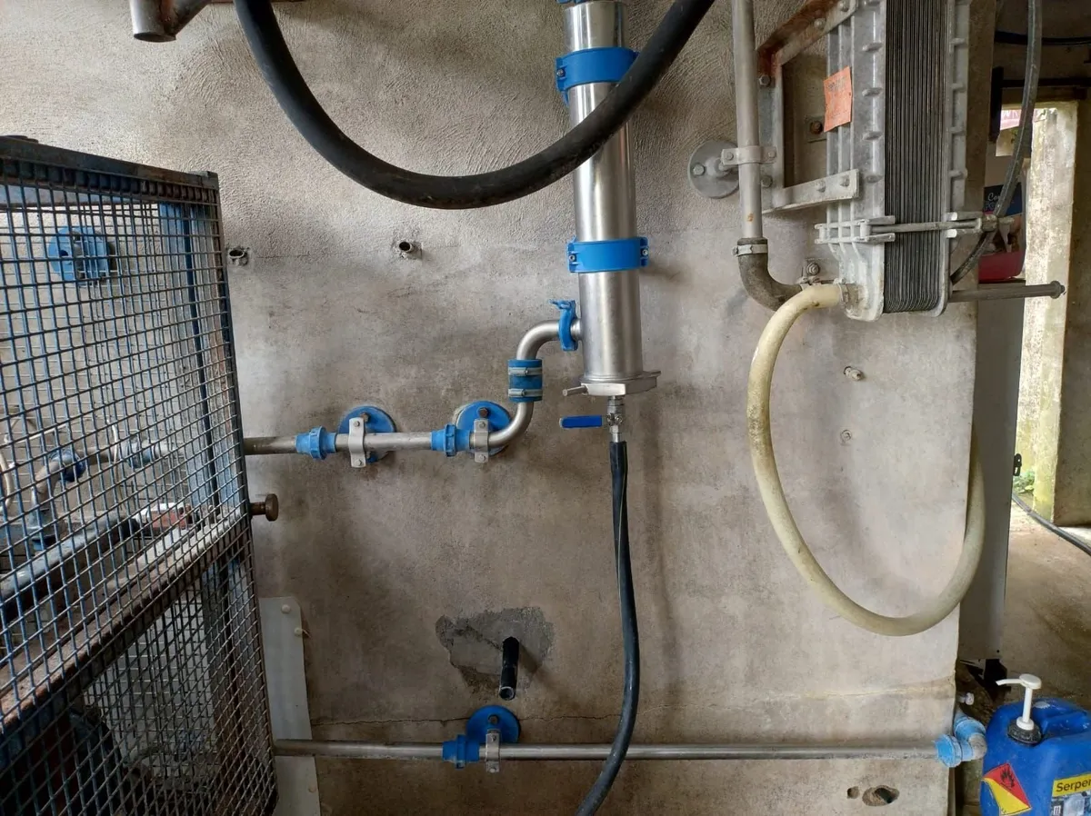 Dairymaster milking machine - Image 4