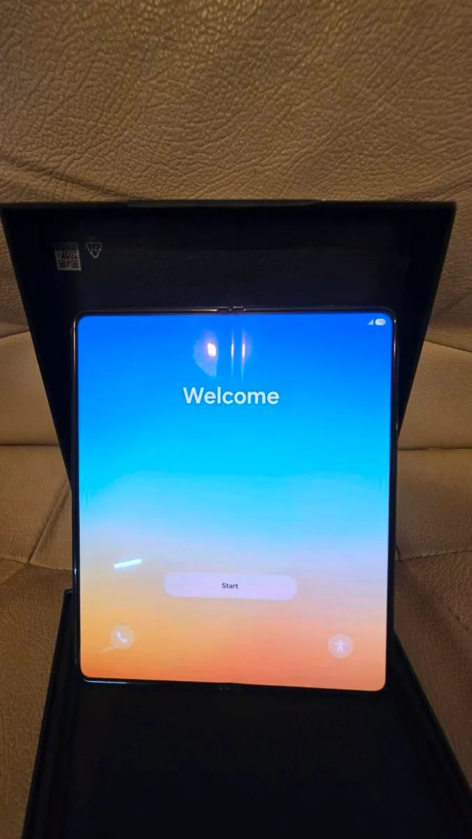 Samsung Galaxy Z Fold5  512GB  Excellent Condition - Image 1