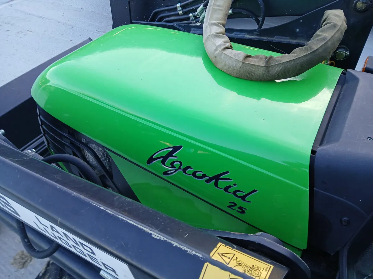 DEUTZ AGROKID 25 COMPACT TRACTOR 4WD + ATTACHEMENT - Image 4