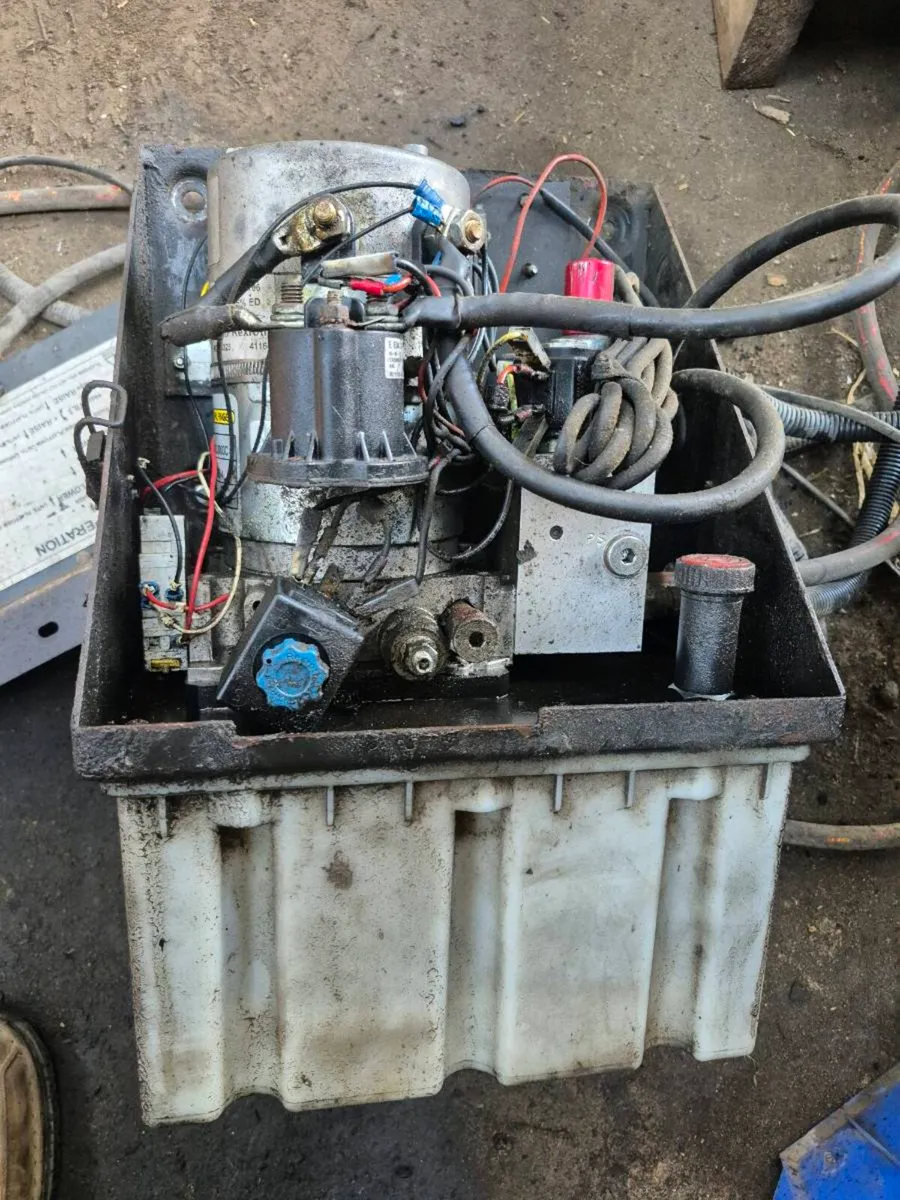 Palfinger hydrauulic unit - Image 4