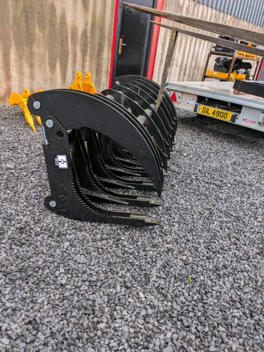 Log grab - Image 2