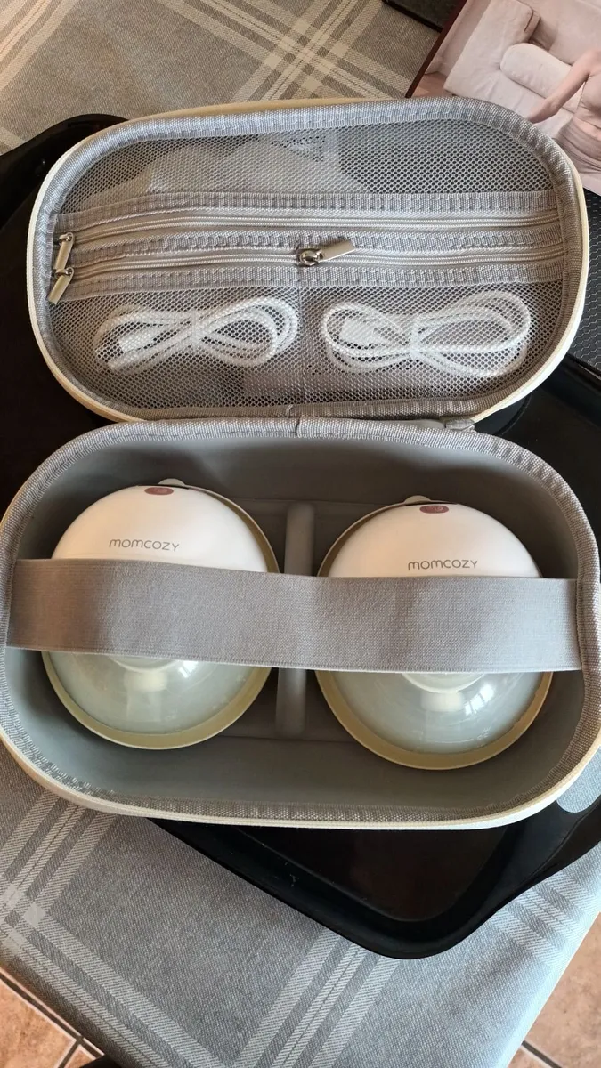 Momcozy M5 wearable breast pumps - Image 1